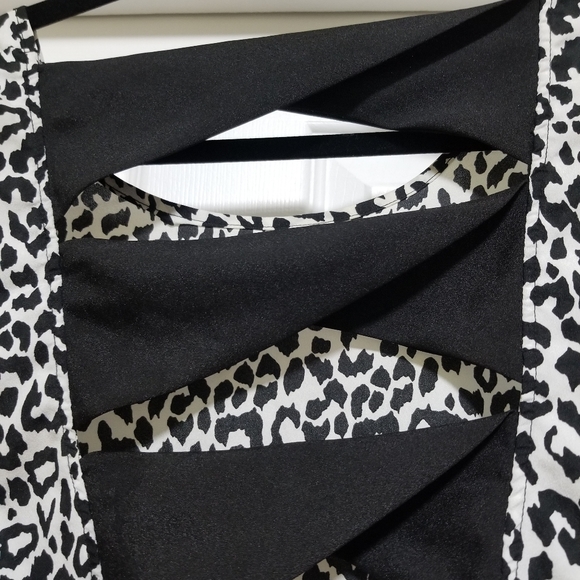 Lola's Collection Animal Print Top size Medium - Picture 9 of 9